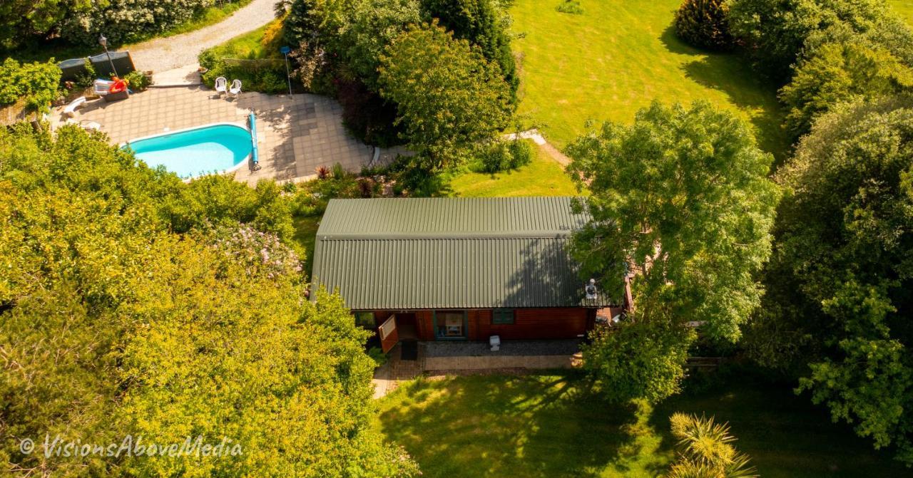 Tudor Lodge With Pool & Bbq Cabin Liskeard Zewnętrze zdjęcie